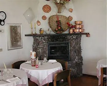 Hotel Ristorante Sassi Rossi Taceno